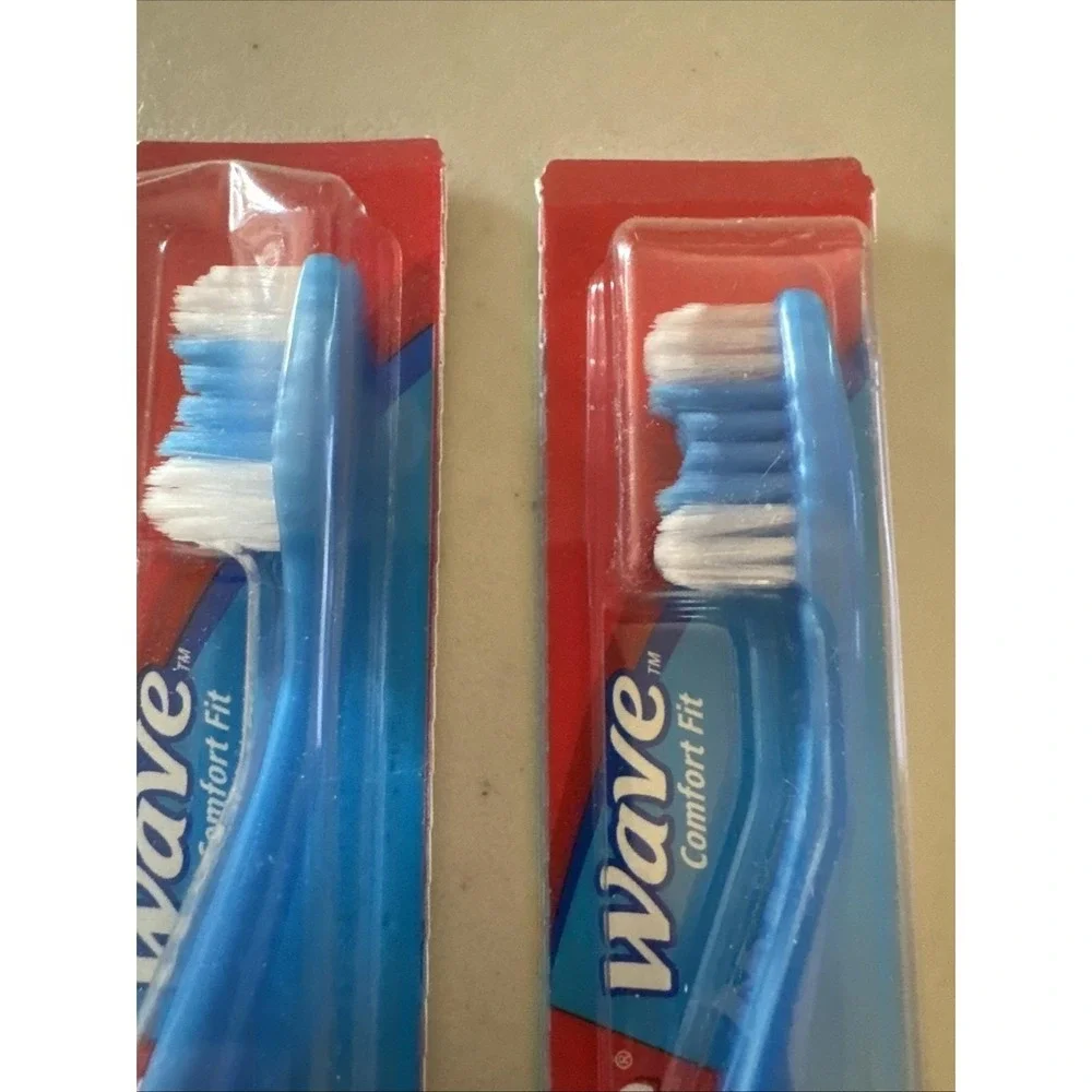 VTG Colgate WAVE 54 Toothbrush Full Head Soft Twisted Scrubbing 2006